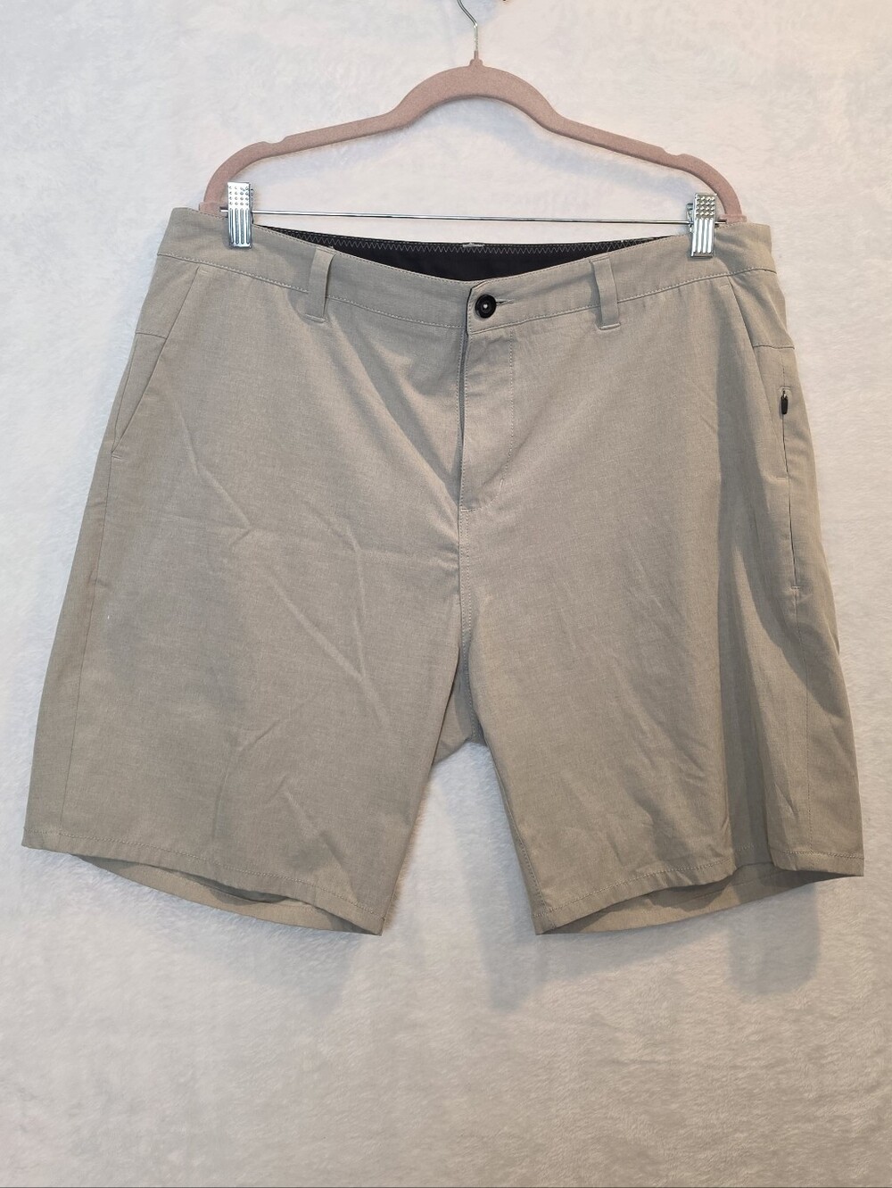 Vuori Men's Aim Performance Shorts Khaki Color Size 36